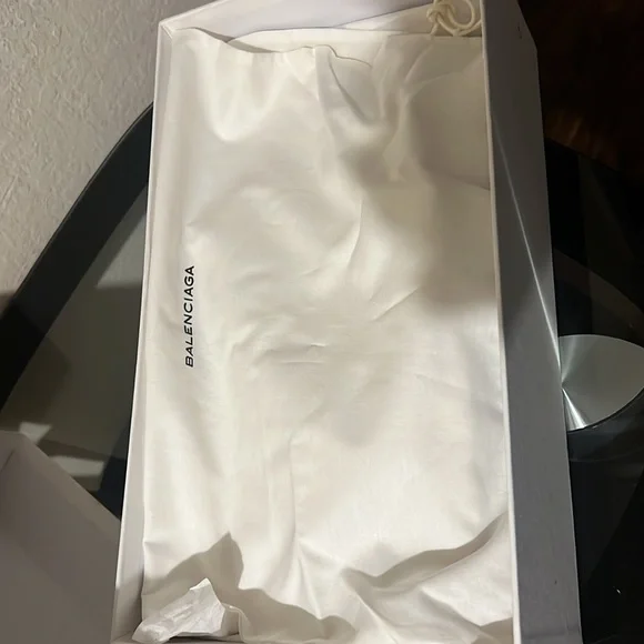 BALENCIAGA RACE RUNNERS‼️‼️ Size 40 - Picture 9 of 11